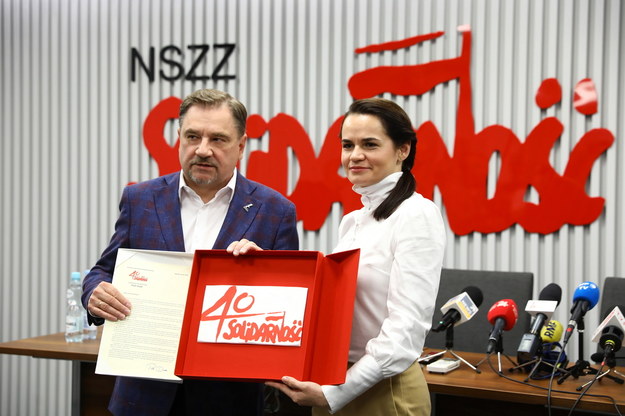 Liderka białoruskiej opozycji Swiatłana Cichanouska i szef NSZZ "Solidarność" Piotr Duda /Rafał Guz /PAP