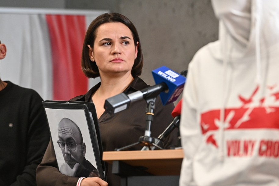 Liderka białoruskiej opozycji Swiatłana Cichanouska podczas konferencji prasowej w Wilnie. /PAP/Valdemar Doveiko /PAP