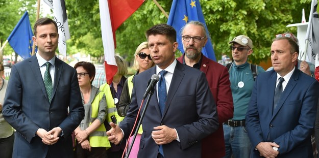 Liderzy opozycji podczas konferencji prasowej organizatorów marszu pn. "Jesteśmy i będziemy w Europie". /PAP/Radek Pietruszka    /PAP