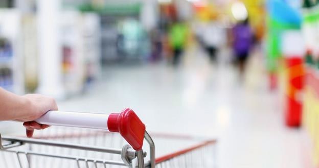 Lidl, Biedronka, Żabka czy Fresh Market opanowały osiedla /AFP