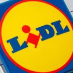 Lidl daje 40% rabatu na wiosenne kurtki. To dobry moment na zmianę szafy