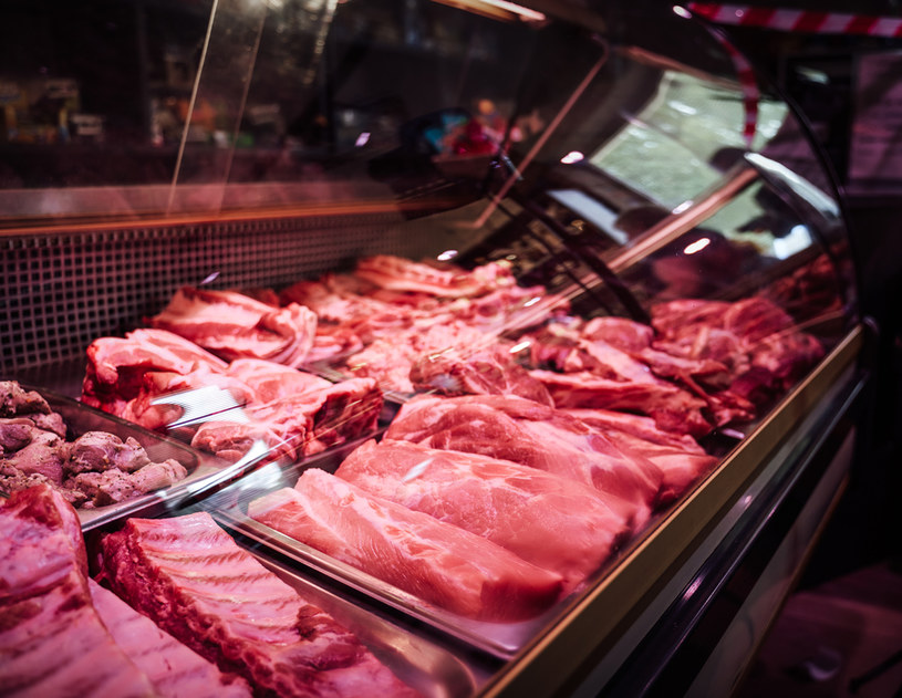 Lidl i Rewe twierdzą, że chcą pomóc hodowcom, którzy demonstrują przeciwko niskim cenom mięsa /123RF/PICSEL