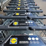 Lidl nie zmienia godzin otwarcia sklepów. Zamiast tego testuje zmniejszenie natężenia oświetlenia