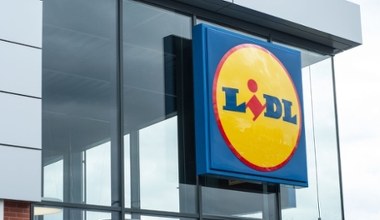 Lidl przejmuje sklepy Auchan. Na stole 17 supermarketów