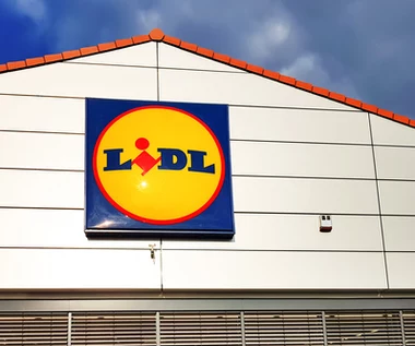 Lidl rozdaje nawet 1500 zł, ale nie każdy może dostać. Co zrobić, by otrzymać pieniądze?