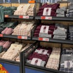 komplet Lidl szykuje welurowe dresy i piżamy na chłodne dni. Od poniedziałku ceny od 31,99 zł, a od czwartku rabat -50%