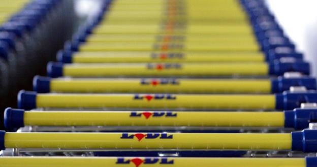 Lidl w Czechach ma nowy pomysł na sklepy. 1500 miejsc pracy /AFP