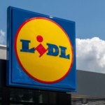 Lidl zaczyna tydzień od gratisów. Słodycze 2+1 za grosz i masło 60% taniej 
