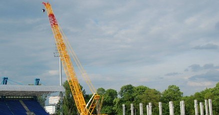 Liebherr LG 1750 na stadionie Wisły / Fot: Grzegorz Lutkiewicz /Informacja prasowa