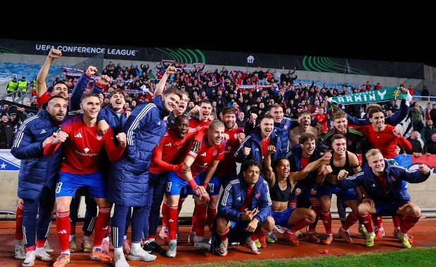 ​Liga Konferencji. Trzy polskie kluby z awansem. Z kim mogą zagrać Raków, Lech i Jagiellonia?