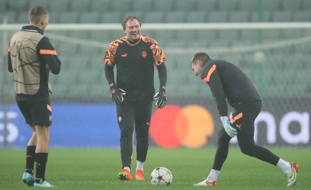 Liga Mistrzów: Kto wywalczy dwa ostatnie miejsca w fazie pucharowej?