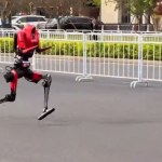 "Lightning" przebiegł półmaraton w 50 minut. Nowa era robotyki 