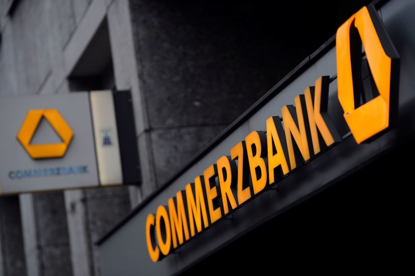 Likwidacja 10 000 miejsc pracy w Commerzbanku /AFP