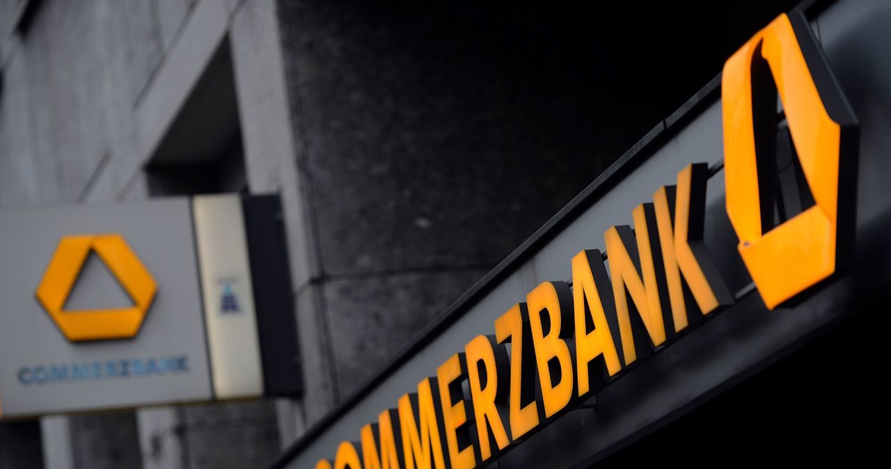 Likwidacja 10 000 miejsc pracy w Commerzbanku /AFP