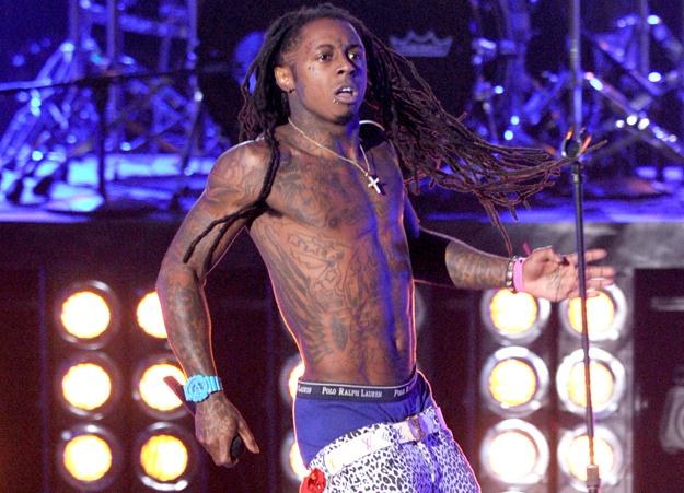 Lil Wayne tak się spieszył, że aż mu spadły spodnie fot. Kevin Winter /Getty Images/Flash Press Media