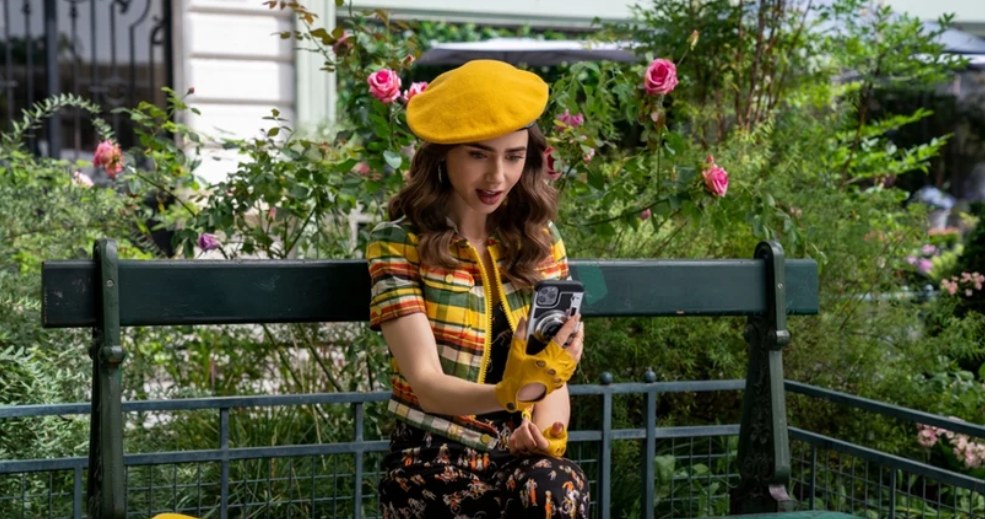 Lily Collins w serialu "Emily w Paryżu" /Netflix /materiały prasowe