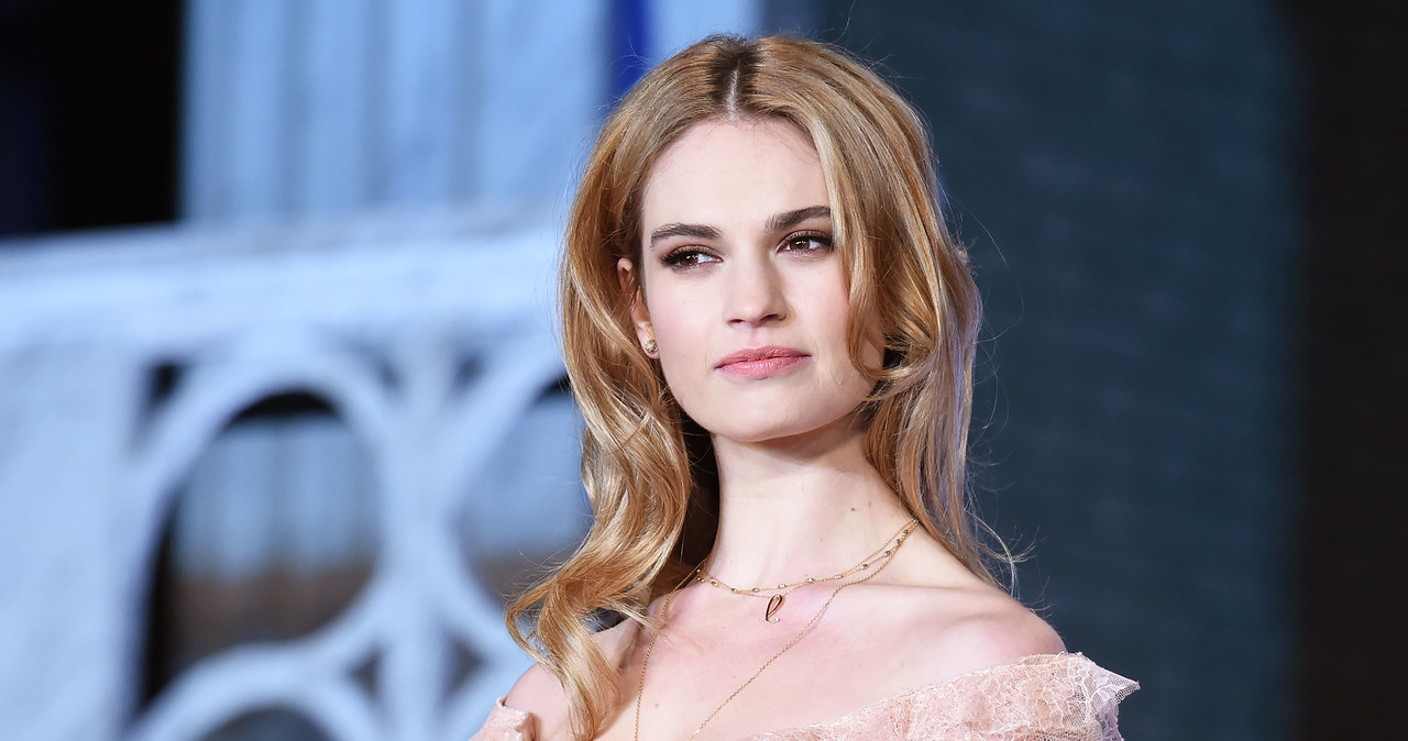 Lily James zachwyca urodą /Jun Sato /Getty Images