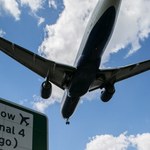 Limit pasażerów na lotnisku Heathrow potrwa dłużej. Linie są oburzone