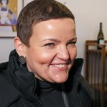 Limuzyna minister kultury zaparkowana na ścieżce rowerowej. Wkroczyła policja
