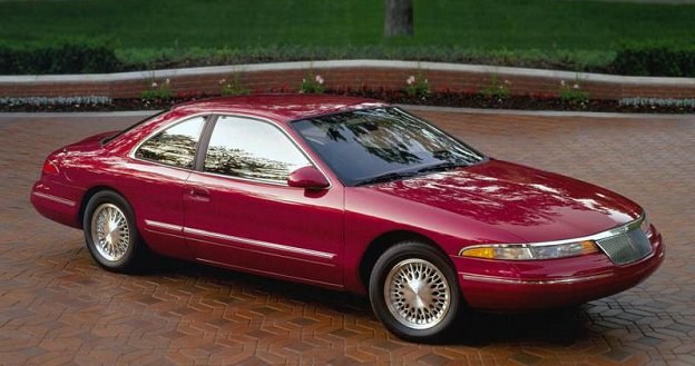 Lincoln Mark VIII (model sprzed faceliftingu, oferowany w latach 1993-1997) /Lincoln