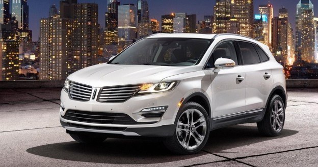 Lincoln MKC korzysta z platformy Forda Kugi; jego rozstaw osi wynosi 271,5 cm. /Lincoln