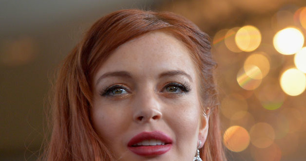 Lindsay Lohan ma dopiero 26 lat, ale już zdążyła się oszpecić licznymi operacjami plastycznymi /Charley Gallay /Getty Images