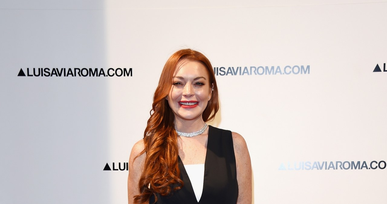 Lindsay Lohan pozowała w kreacji, która odsłoniła fragment jej poobijanych nóg /Stefania D'Alessandro /Getty Images