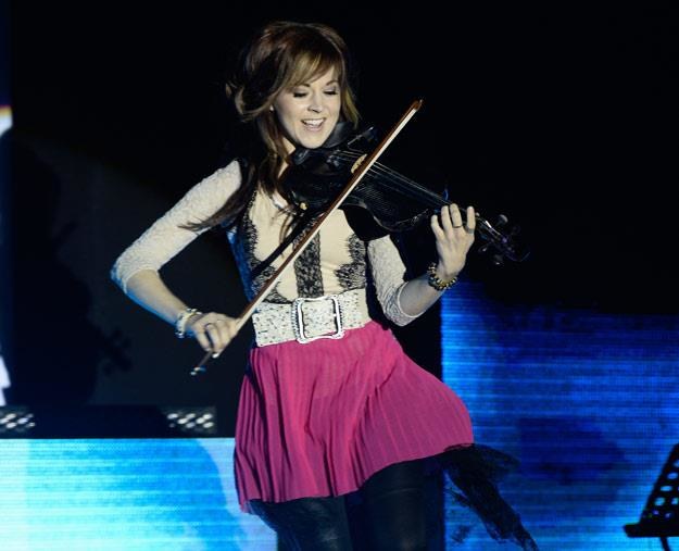 Lindsey Stirling gra i tańczy (fot. Luca Teuchmann) /Getty Images