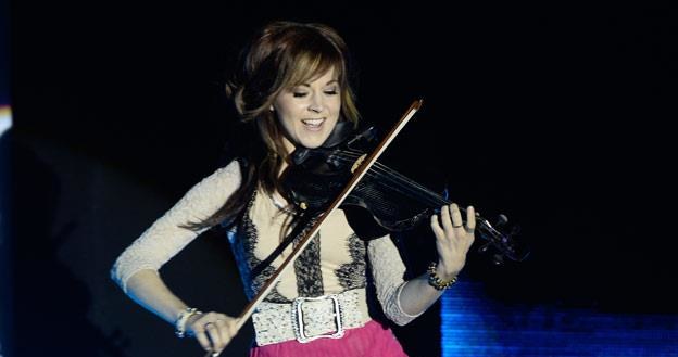 Lindsey Stirling gra i tańczy (fot. Luca Teuchmann) /Getty Images