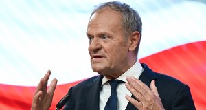 "Linia frontu przebiega gdzie indziej". Tusk reaguje na ruch prezydenta