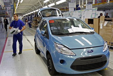 Linia produkcyjna forda ka w fabryce Fiata w Tychach /AFP