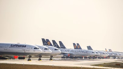 Linie lotnicze w zapaści. Wiele z nich jednak wozi pasażerów