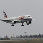 Linie lotnicze zwolnią jedną trzecią pracowników