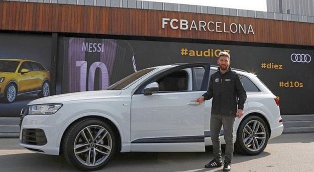 Lionel Messi i jego Audi Q7 /Informacja prasowa