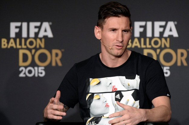 Lionel Messi na konferencji prasowej przed galą /pap/epa/Walter Bieri /PAP/EPA