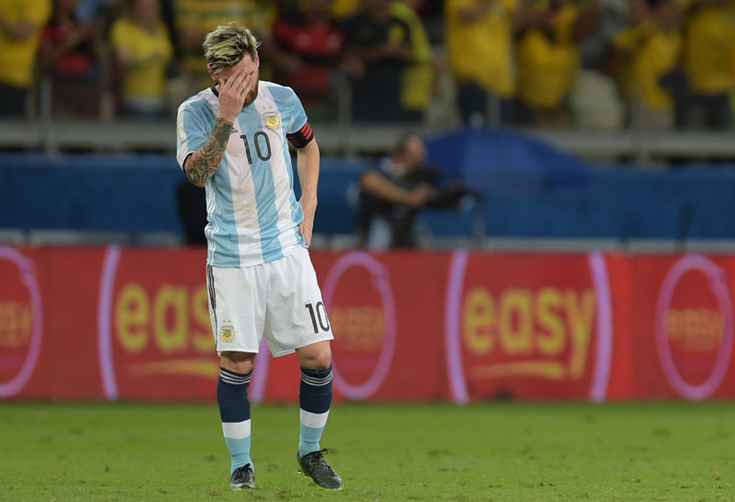 Lionel Messi nie ma łatwego czasu. Od przegranego finału Copa America Centenario, Argentyńczycy wygrali zaledwie jeden mecz /AFP