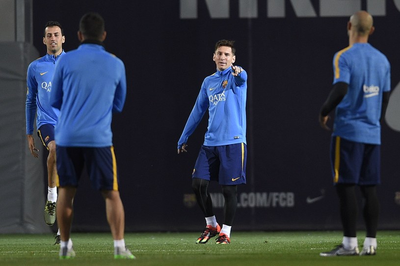 Lionel Messi (w środku) /AFP