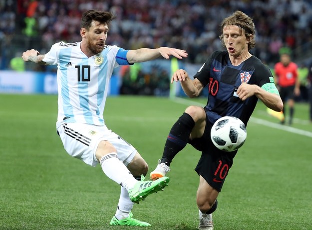 Lionel Messi (z lewej) i Luka Modrić podczas mundialu 2018 w Rosji /VASSIL DONEV /PAP/EPA