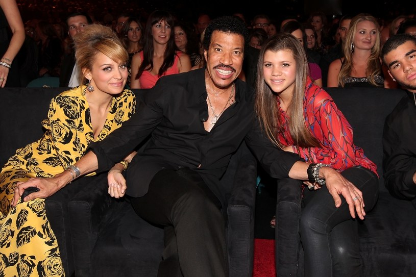 Lionel Richie z córkami: Nicole i Sofią /Christopher Polk/ACMA2012 /Getty Images