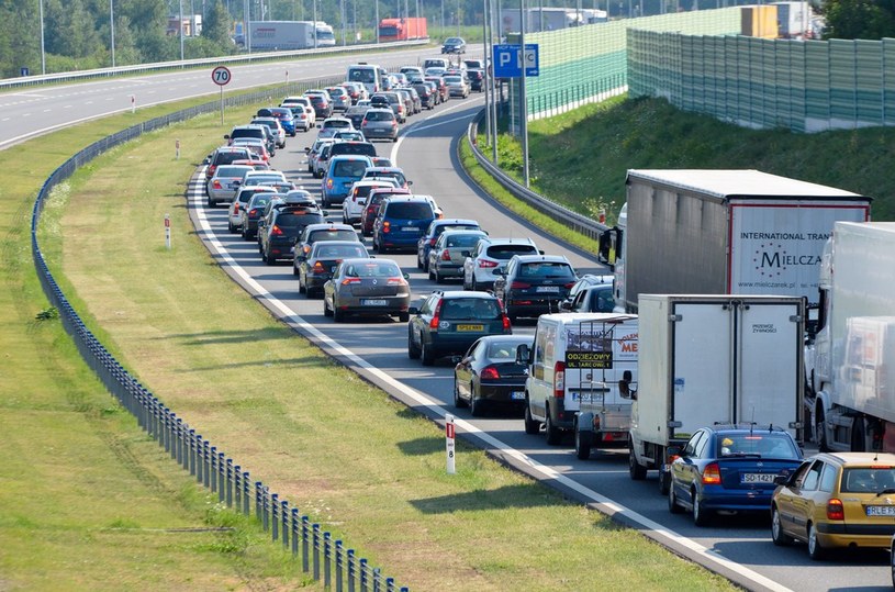 Lipcowe korku na autostradzie A1 /Łukasz Piecyk /Reporter