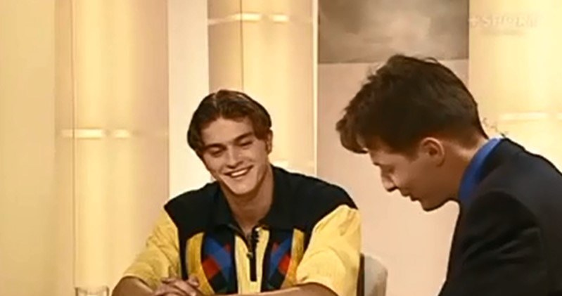 Lipiec 1998. Marcin Żewłakow w studio Canal + rozmawia z Andrzejem Twarowskim /YouTube