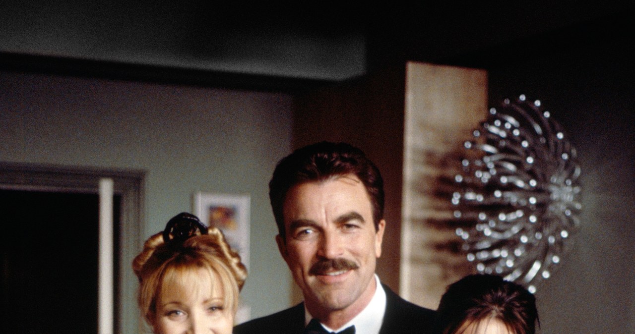 Lisa Kudrow, Tom Selleck i Courteney Cox na planie serialu "Przyjaciele" /NBC / Contributor /Getty Images