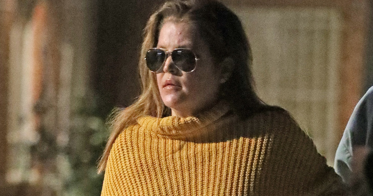 Lisa Marie Presley wychodzi z kliniki /East News