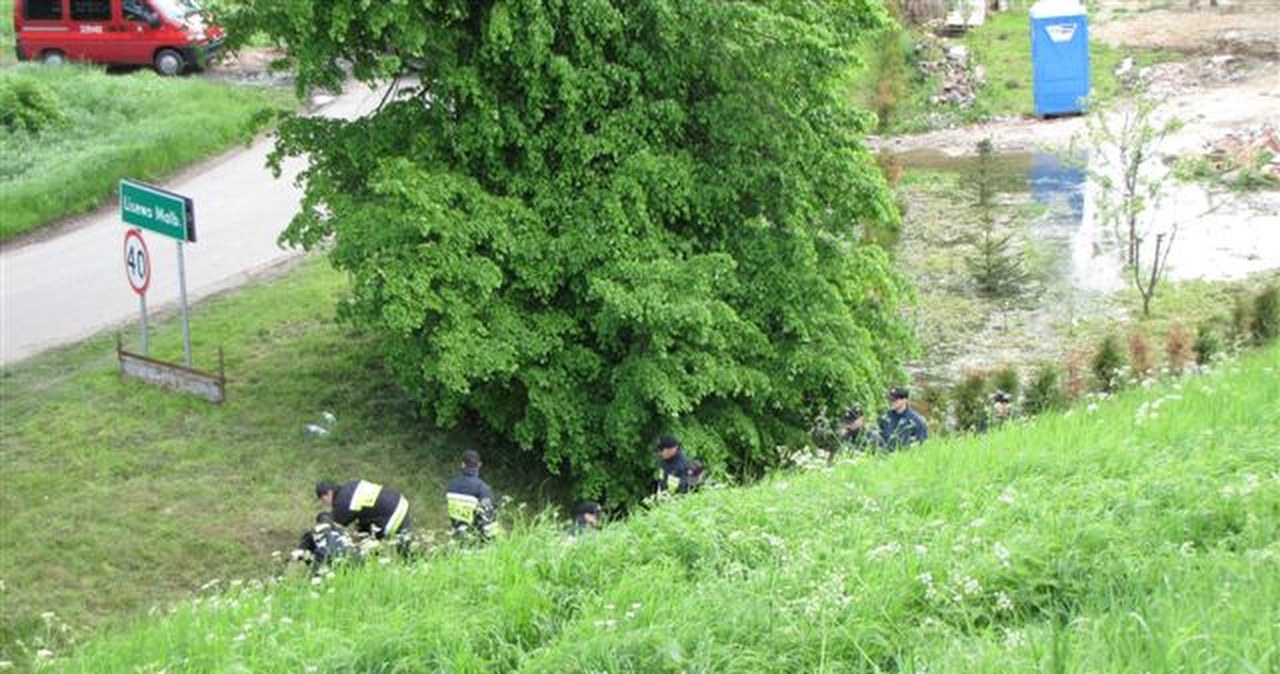 Lisewo Malborskie: Strażacy walczą z wysiękiem wału