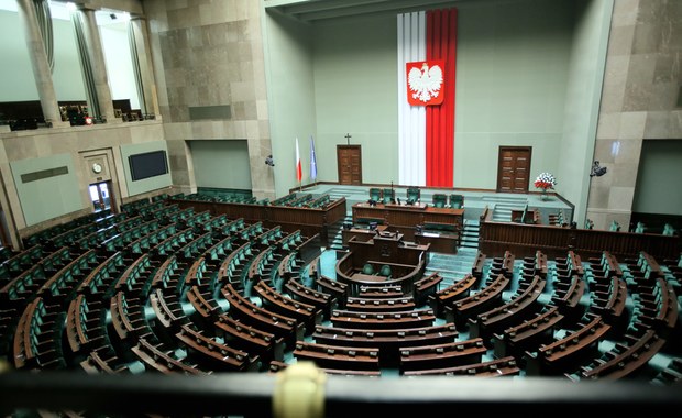 Lista zaległości rośnie, posłowie odpoczywają