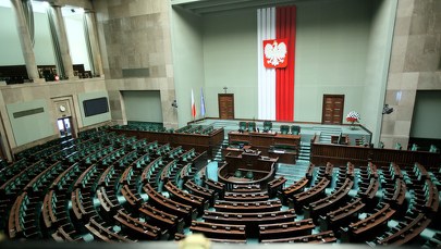 Lista zaległości rośnie, posłowie odpoczywają