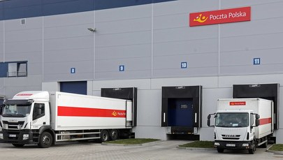 Listonosze dostaną płyny dezynfekcyjne. W placówkach - strefy bezpieczeństwa