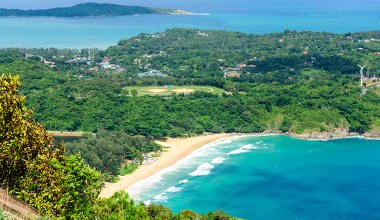 Listopad to idealny moment, by wybrać się na tę rajską plażę. Później zaczną się ulewy