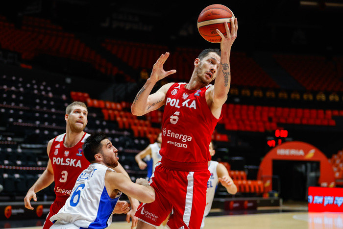 Listopadowy pojedynek polskich koszykarzy z Izraelczykami w eliminacjach EuroBasketu 2022 /Wojciech Figurski/400mm.pl/koszkadra.pl /