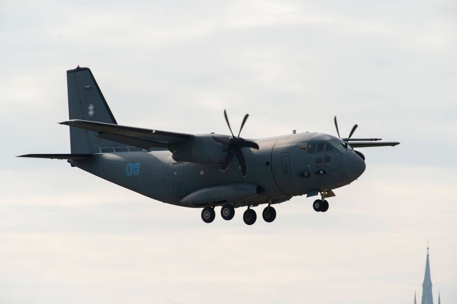 Litewski samolot transportowy C-27J Spartan /Josef Vostarek    /PAP/CTK